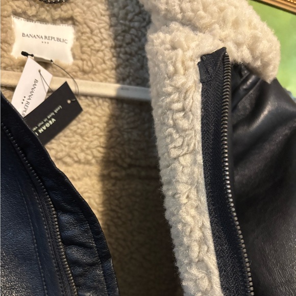 NWT Banana Republic Women FAUX SHEARLING VEGAN LEATHER BOMBER JACKET size PS - Picture 2 of 8